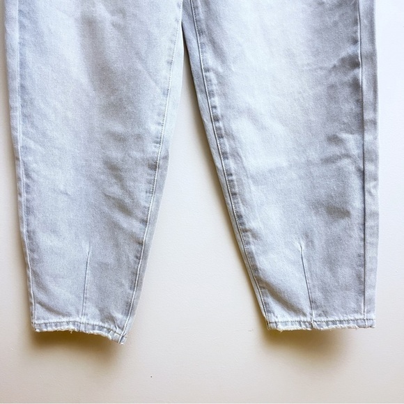 Fashion Nova Light Denim Wash Away We Go Balloon Mom Jeans Size 7/28 NWT - Picture 8 of 12